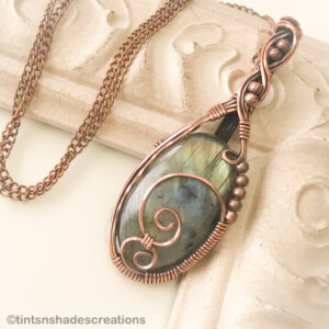 Butterfly labradorite