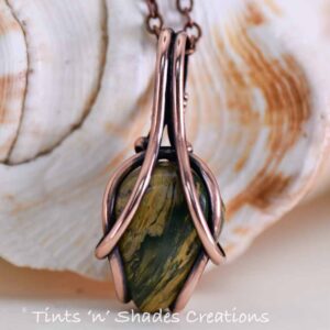 Teardrop  Chic “Tulip” Mariposite Necklace