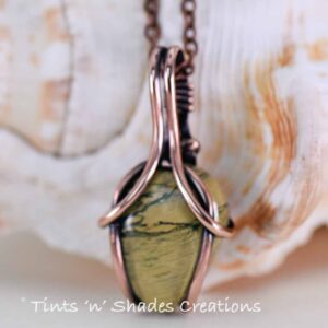 Teardrop  Chic “Tulip” Mariposite Necklace